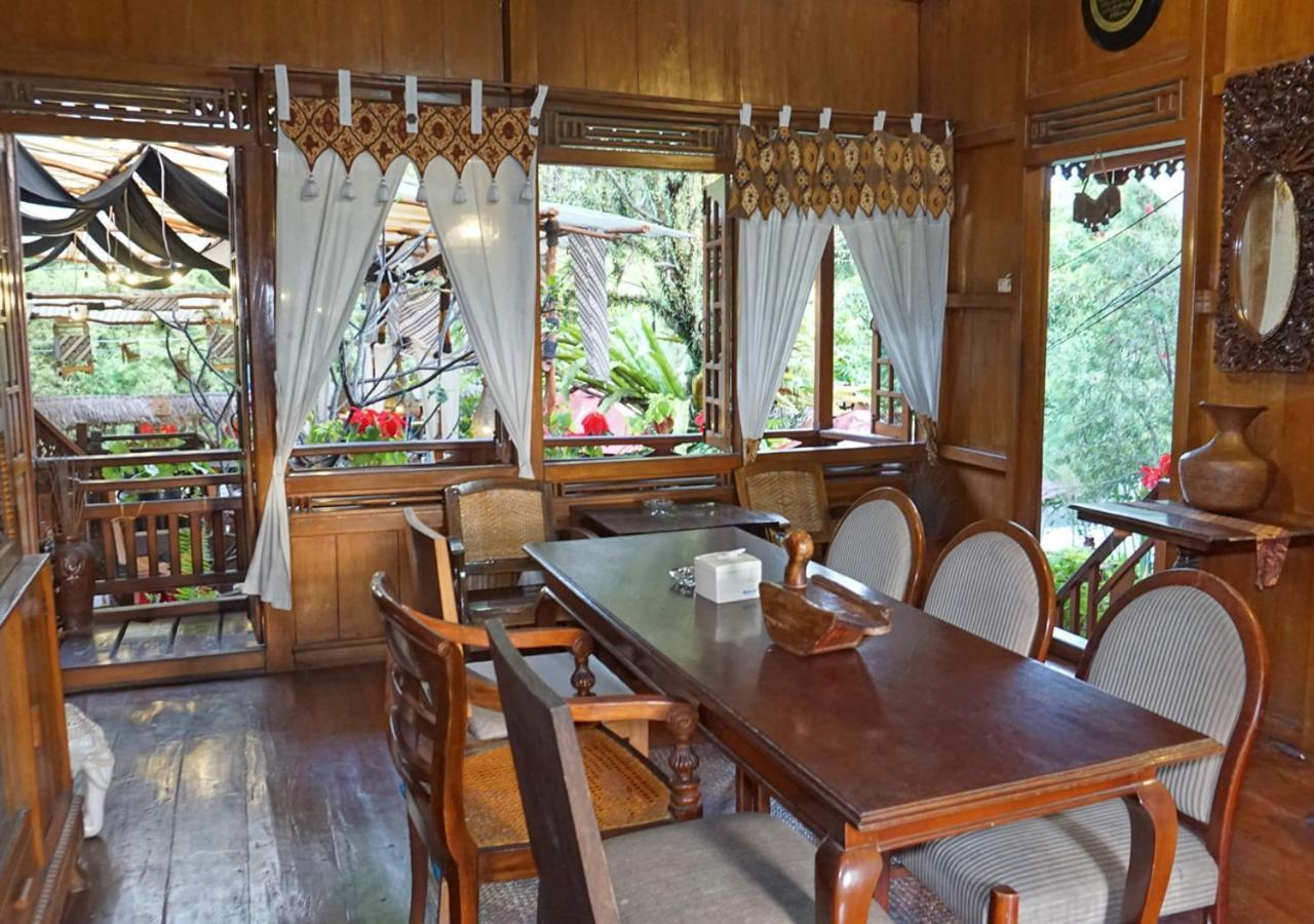 Badjoeri Ethnic Wooden Homestay Бандунг Экстерьер фото